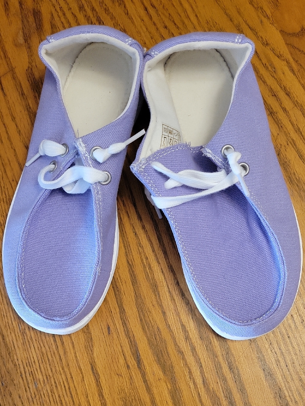 Source Unknown Lavender Canvas Lace-Up Women’s Sneakers
